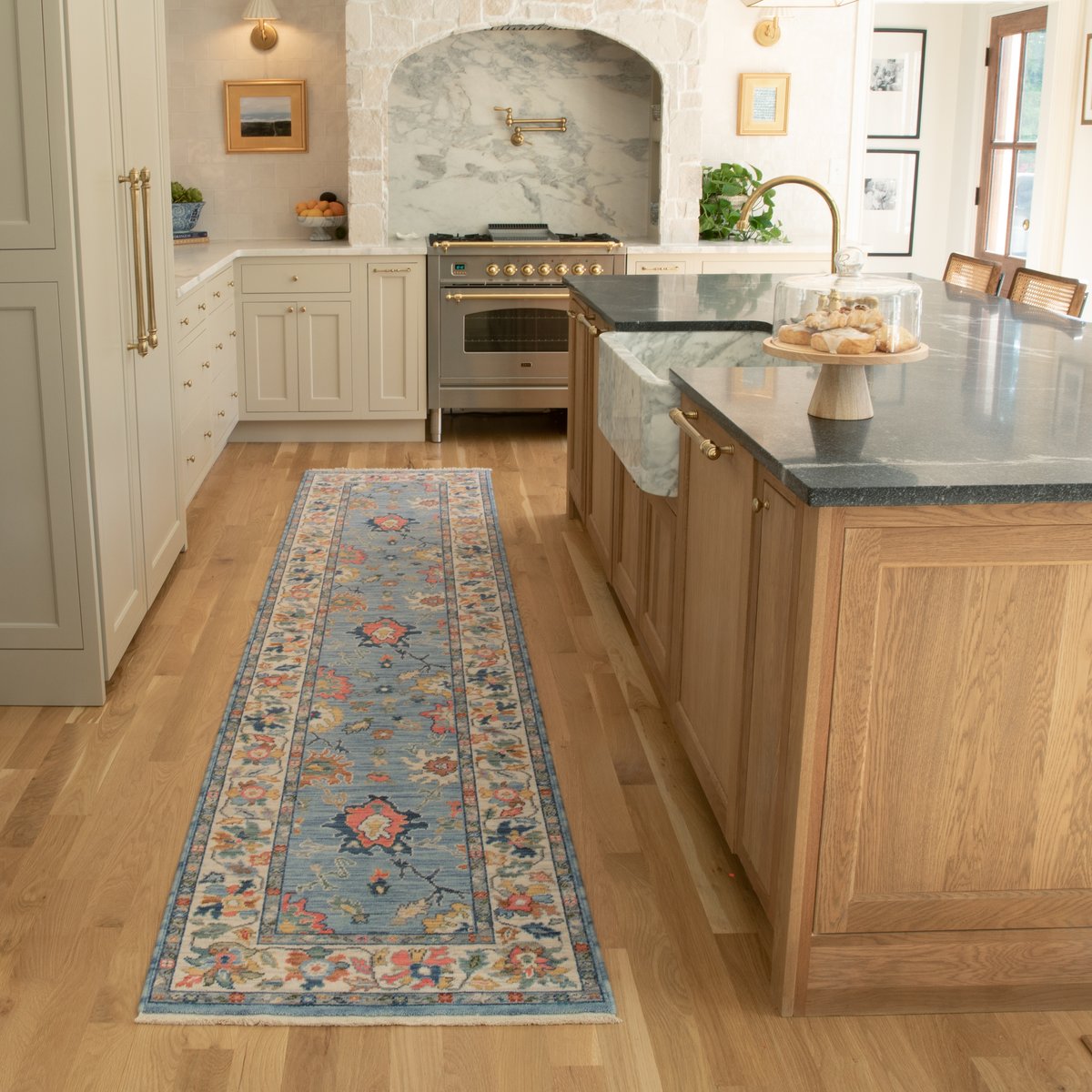 Oriental Weavers Lucca 2889 Traditional / Oriental Area Rugs