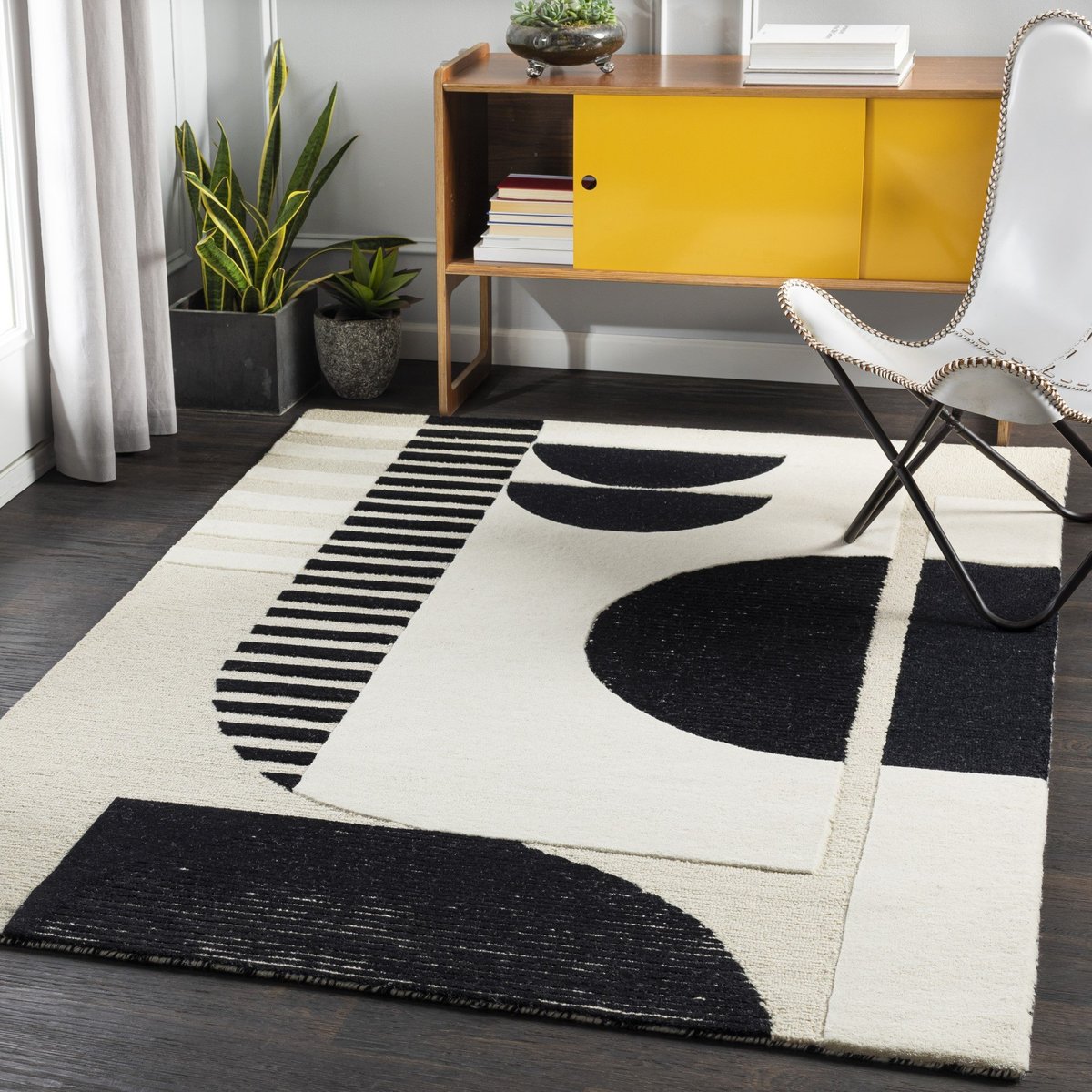 Funky Floor Decor - Black and White Living Room Design Advice