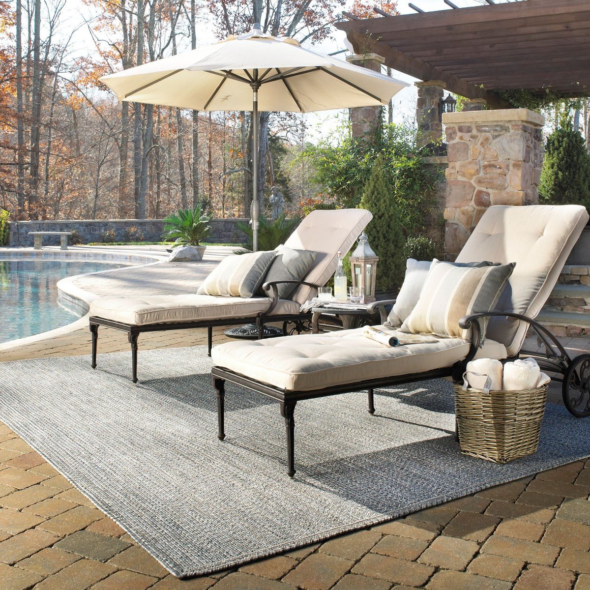 Poolside Bliss Outdoor Rug Ideas