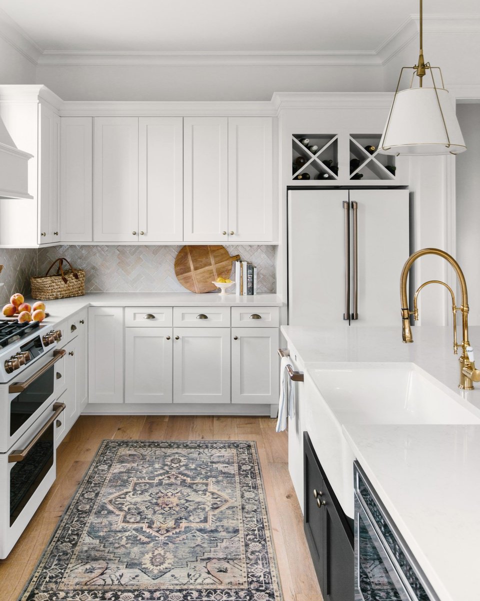 Quite White - Black & White Kitchen Decor Images