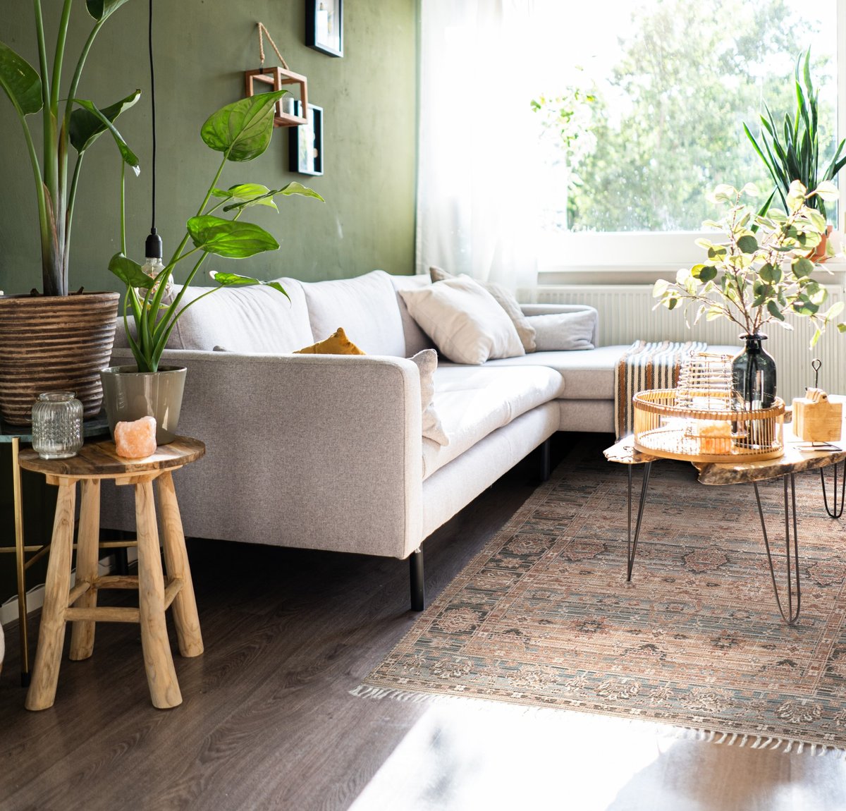 Round rug for queen size bed