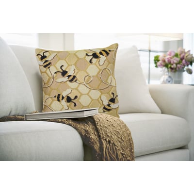 Marina Pillow Bee Free Machine-Washable Outdoor