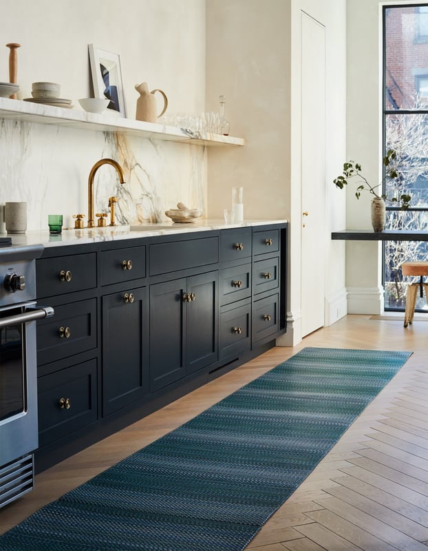 Open Shelving - Black & White Kitchen Decor Images