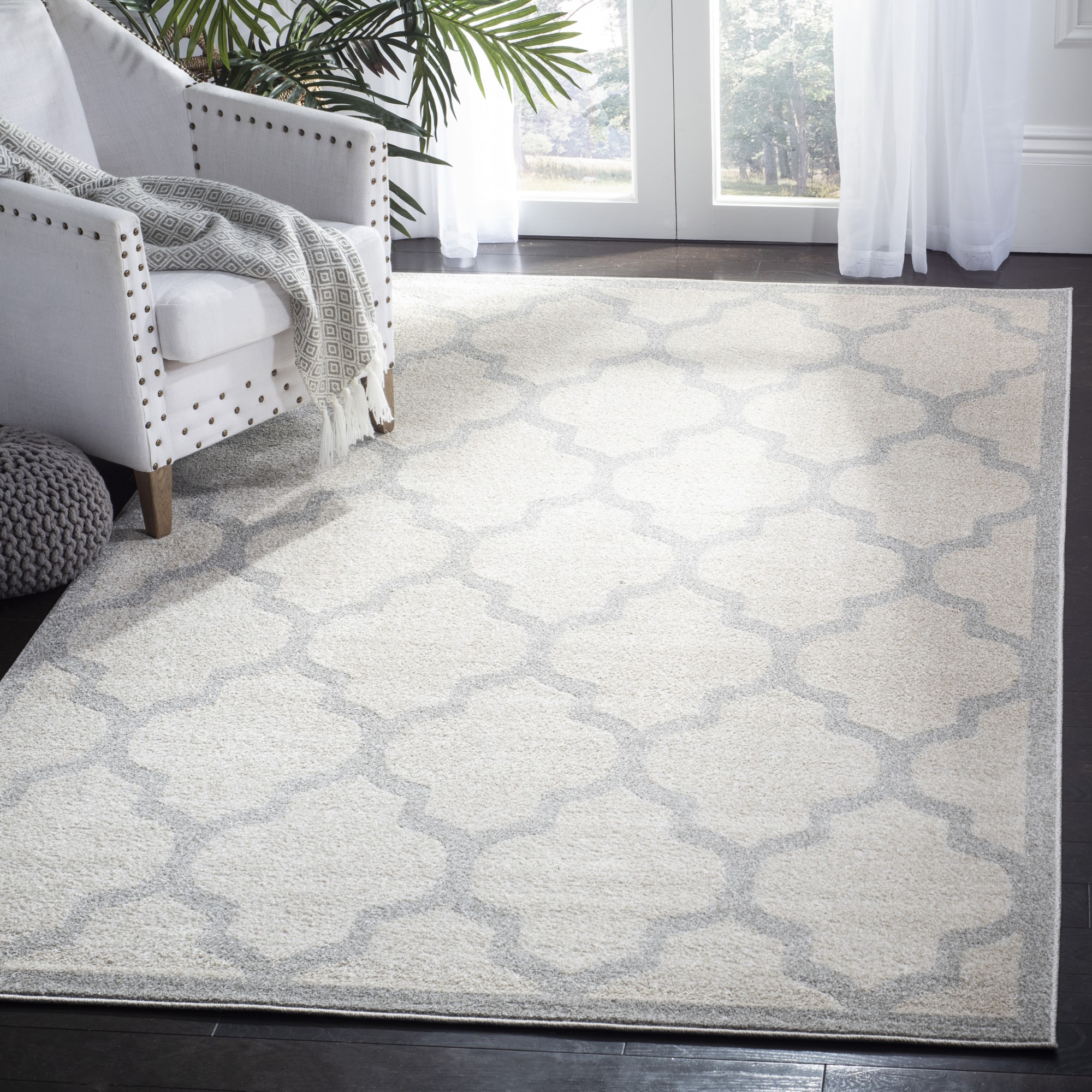 Safavieh Amherst AMT-420 Contemporary / Modern Area Rugs | Rugs Direct