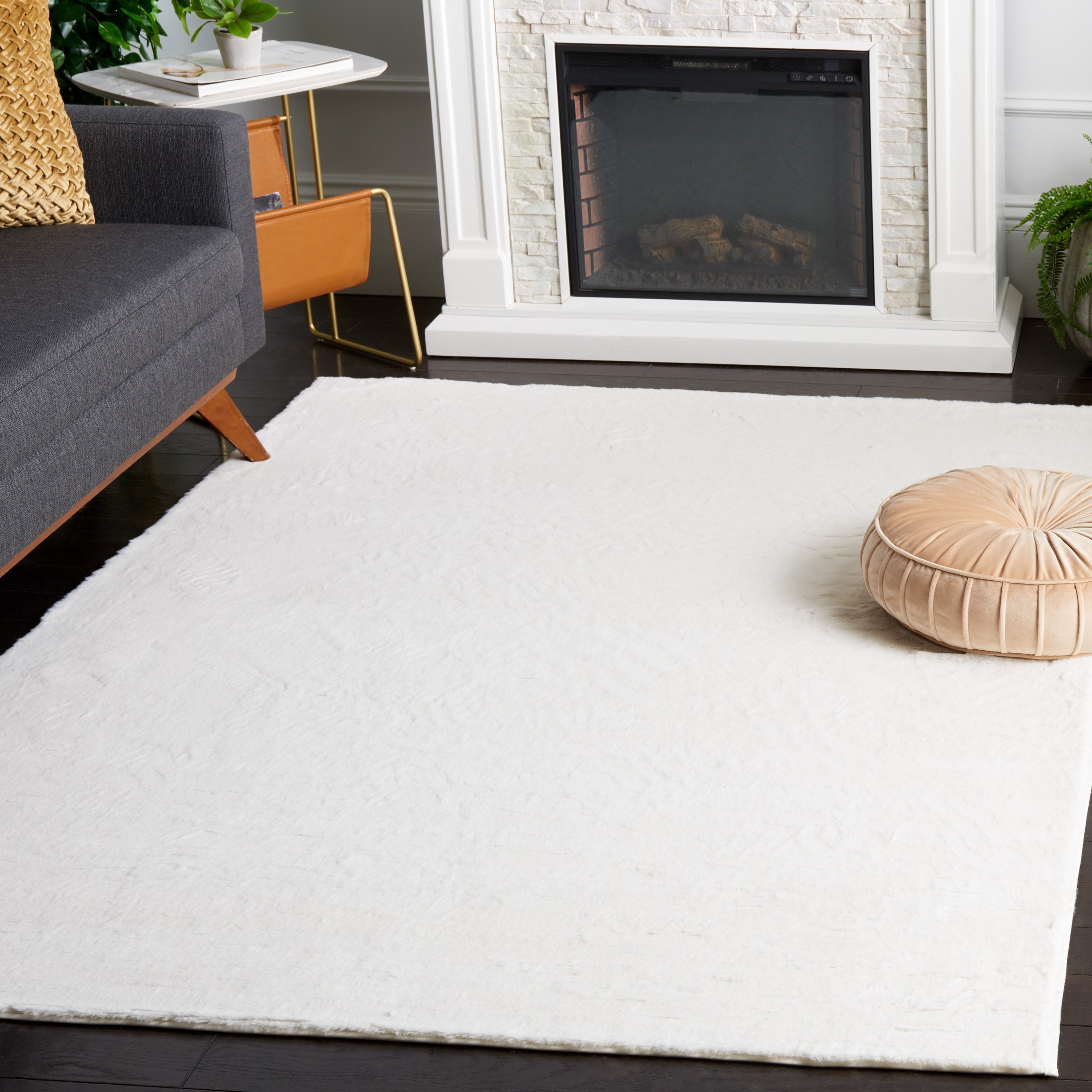 Safavieh Faux Rabbit Fur FRF-976 Solid Area Rugs | Rugs Direct