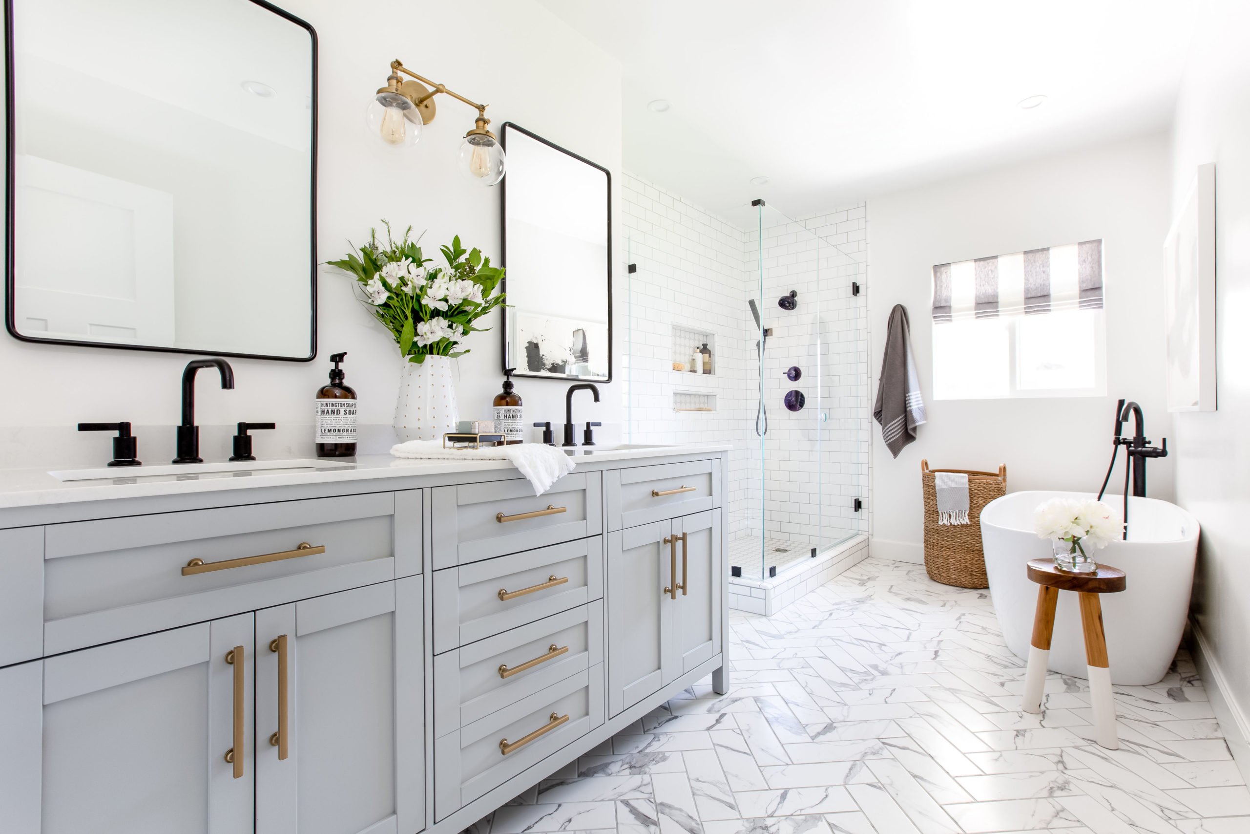 Tile Accents - Guest Bathroom Decor Ideas
