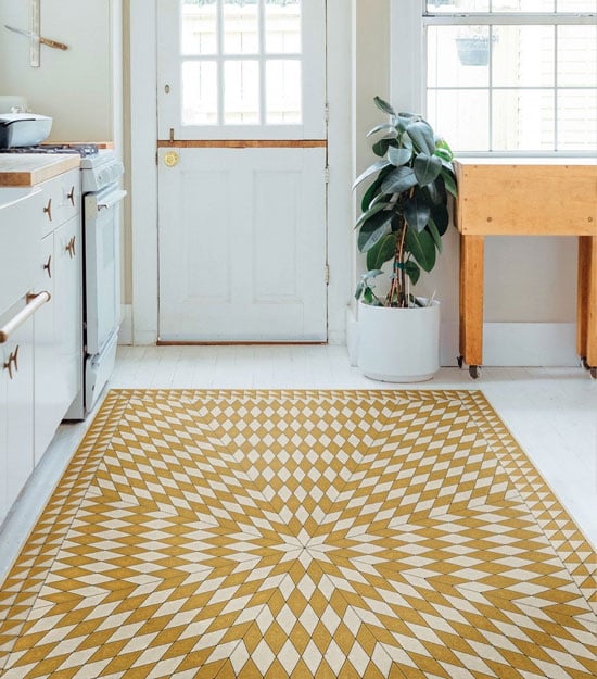 How to clean a rug