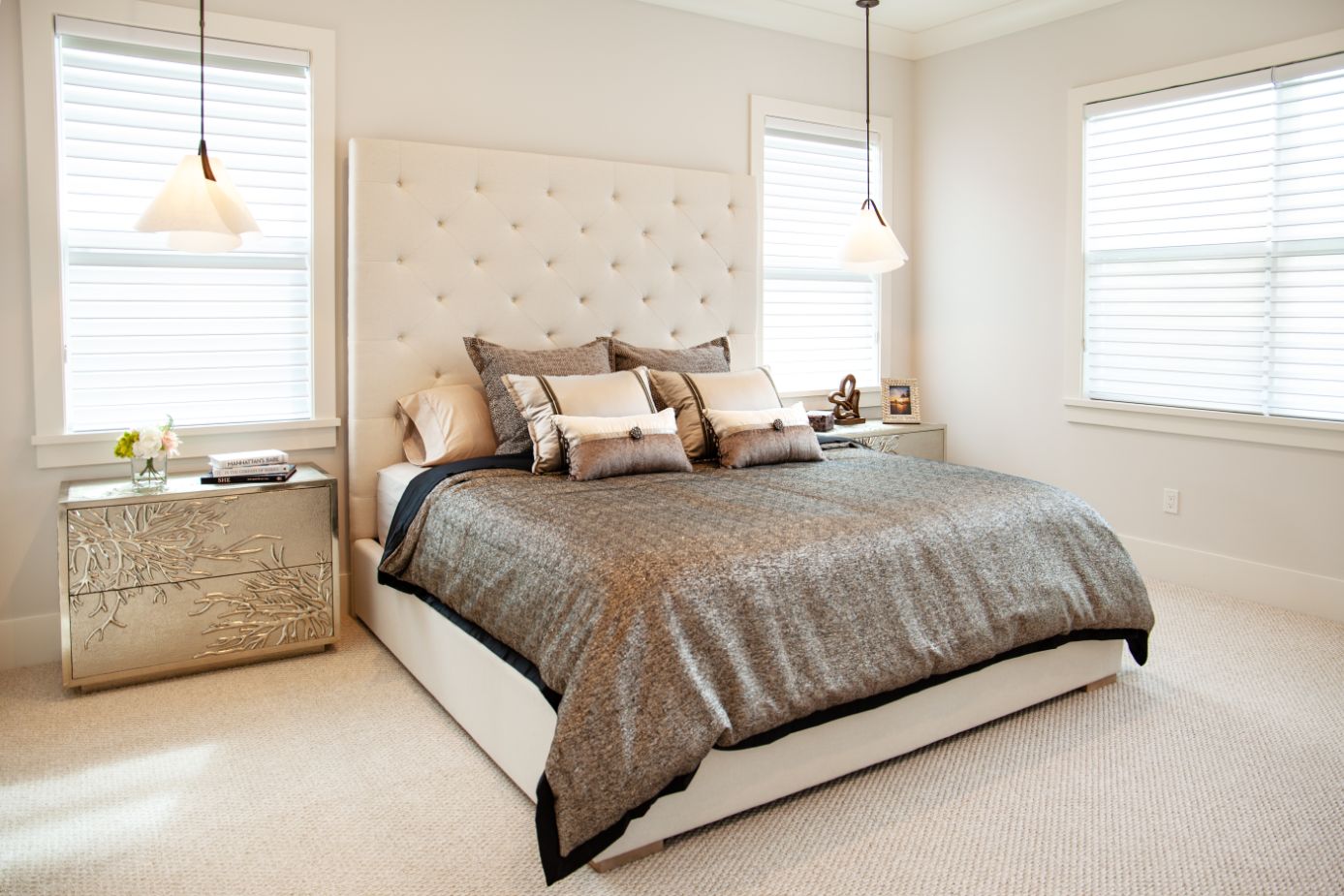 Elegant and Classy - Minimalist Bedroom Design Ideas